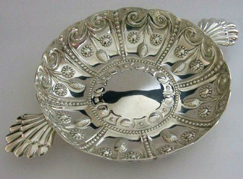 Stunning Large English Solid Sterling Silver Strawberry Bowl 1901 Antique 280g