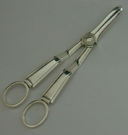 Superb English Solid Sterling Silver Grape Scissors Shears 1969 111g Art Deco