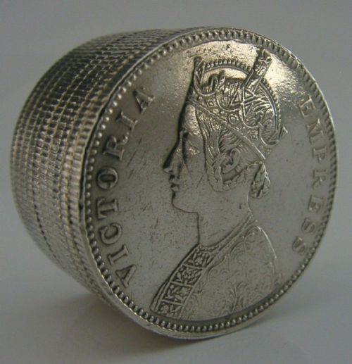 Novelty Indian Solid Sterling Silver Rupee Coin Stack Box C1900 Antique 42g