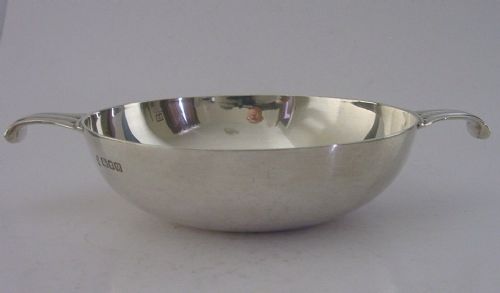 Sterling Silver Mid Century Modernist Whisky Cup Quaich Bowl 1947 Stylish 154g