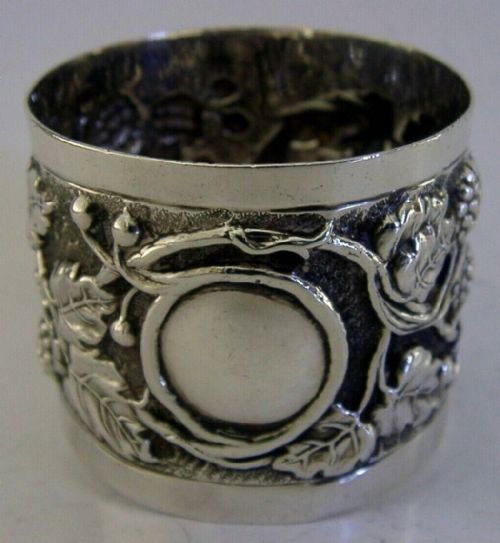 Arts & Crafts English Sterling Silver Blackberry Napkin Ring 1914 Antique 26g