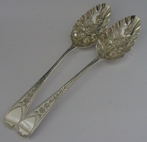 English Georgian Sterling Silver Berry Serving Spoons 1811 Antique 110g