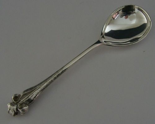 Heavy Prince of Wales Feathers Solid Sterling Silver Spoon 1968 Boxed Garrards