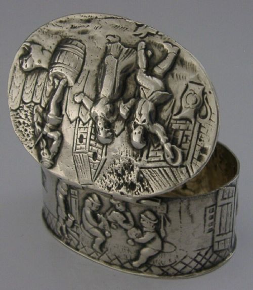 SUPERB GERMAN SOLID SILVER FIGURAL VIOLIN SCENES BOX c1900 ANTIQUE 46g