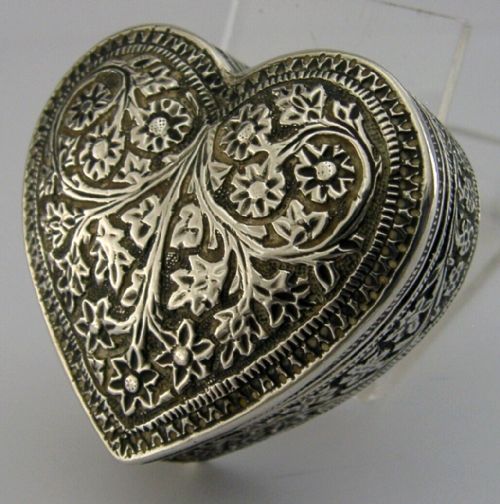 Beautiful Indian Solid Silver Love Heart Box C1900 Antique