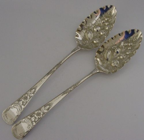 Pair of English Georgian Sterling Silver Berry Serving Spoons 1806 Antique 118g
