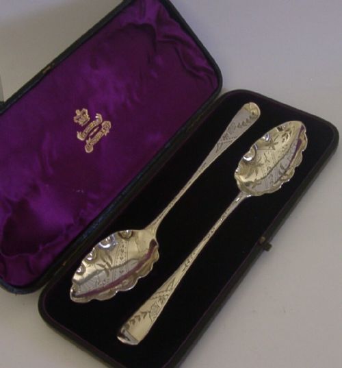 Super Pair of Georgian Sterling Silver Berry Serving Spoons Antique Butterfly Cased 1814