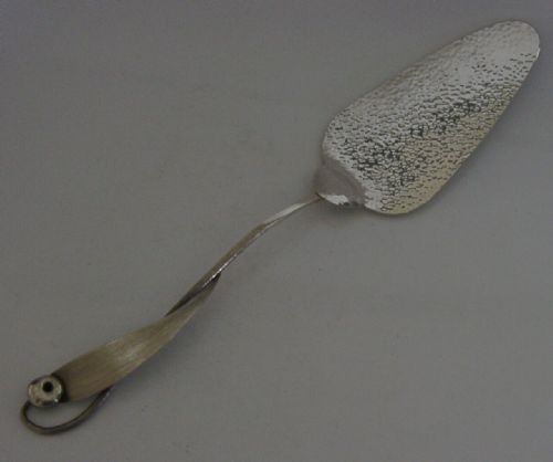 Sargisons Australian Solid Silver Arts & Crafts Gumnut Server C1940 Antique