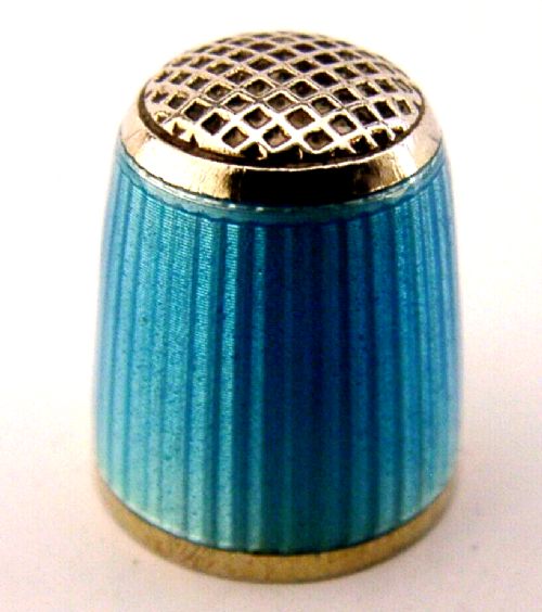 BEAUTIFUL RARE STERLING SILVER LIGHT BLUE ENAMEL SEWING THIMBLE 1960 925S