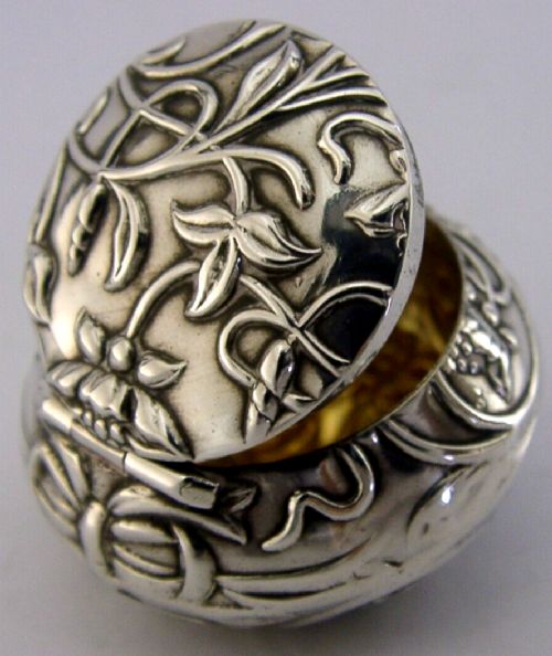 BEAUTIFUL ENGLISH STERLING SILVER ART NOUVEAU PILL BOX 1905 ANTIQUE
