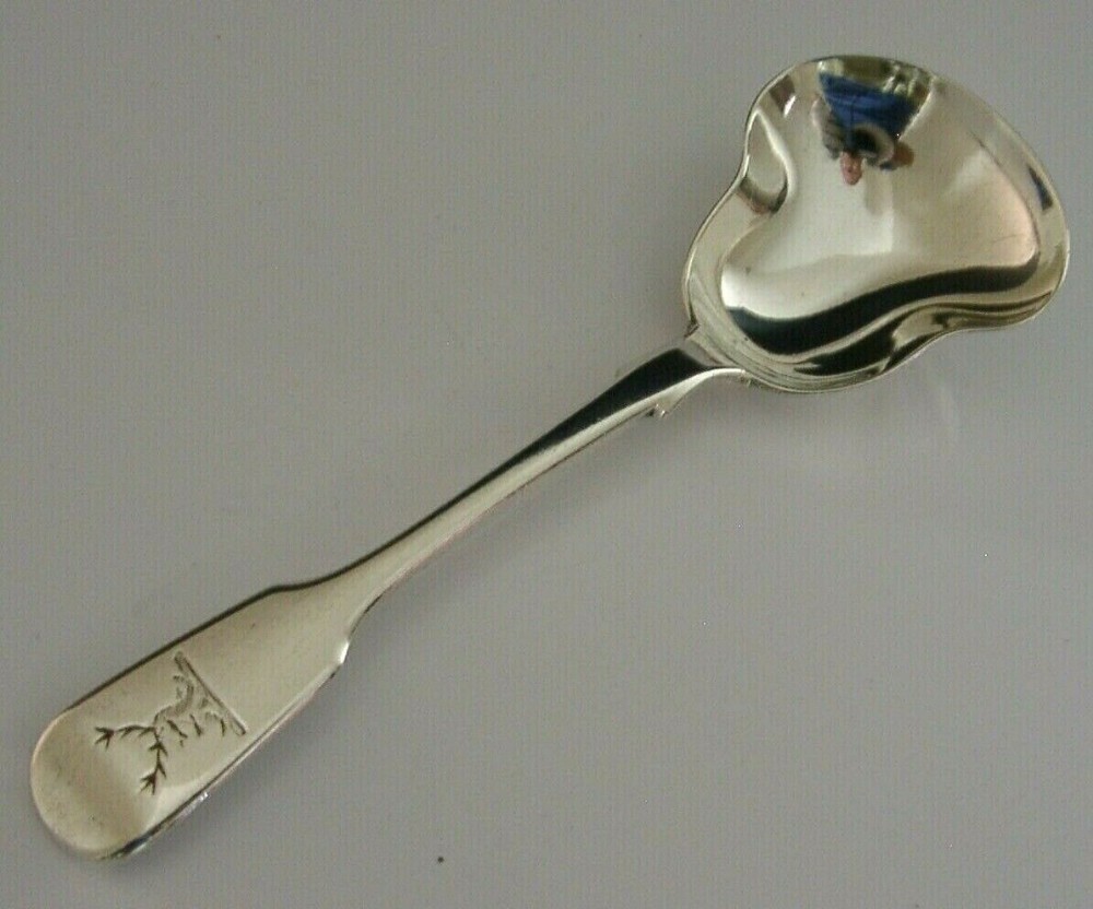 STERLING SILVER STAVERTON FAMILY CREST SUGAR SCOOP CADDY SPOON 1861 ANTIQUE
