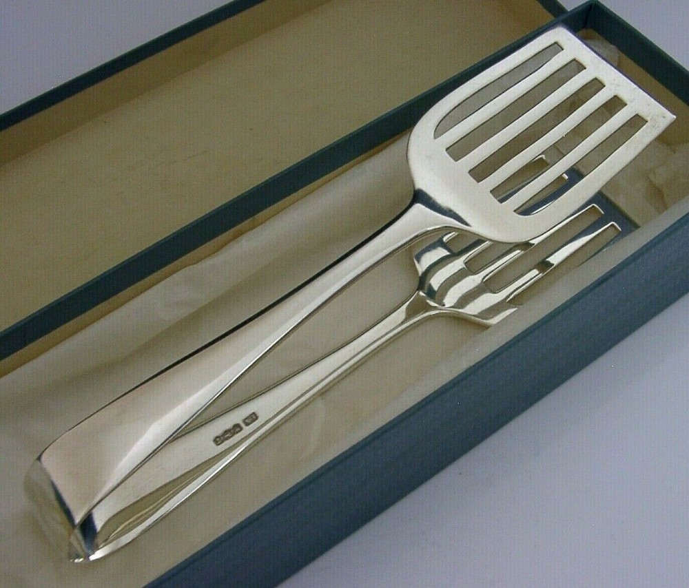 BOXED ENGISH SOLID STERLING SILVER SANDWICH SERVING TONGS 1934 ANTIQUE 164g