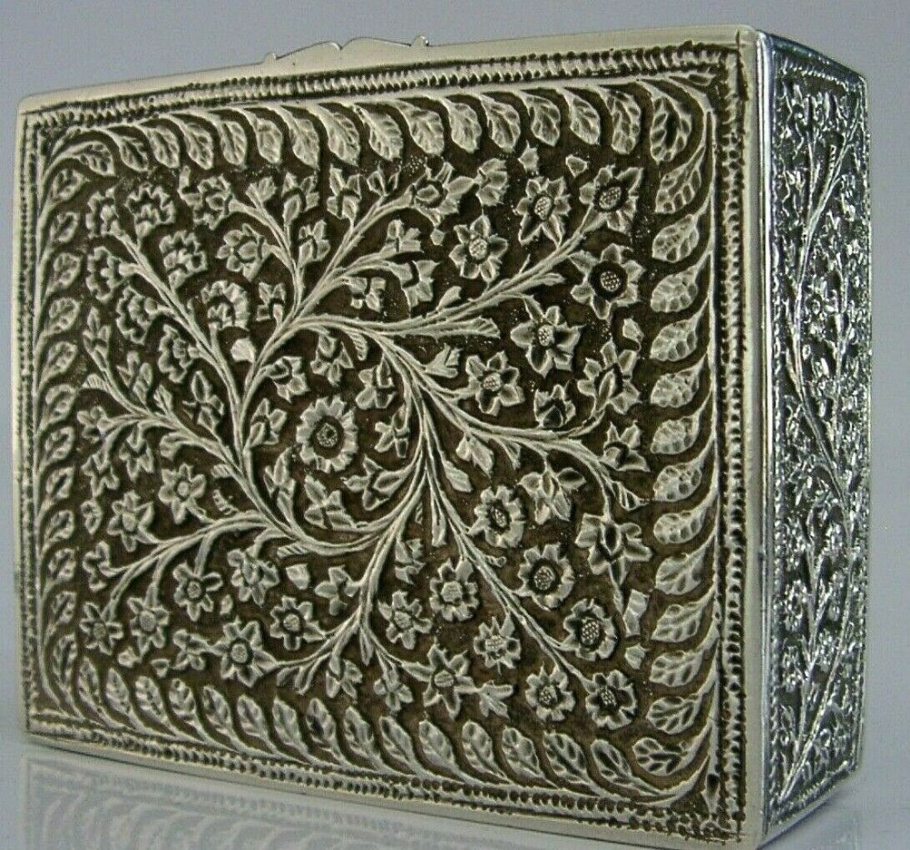 VERY BEAUTIFUL INDIAN SOLID SILVER TABLE BOX c1900 ANTIQUE 126g