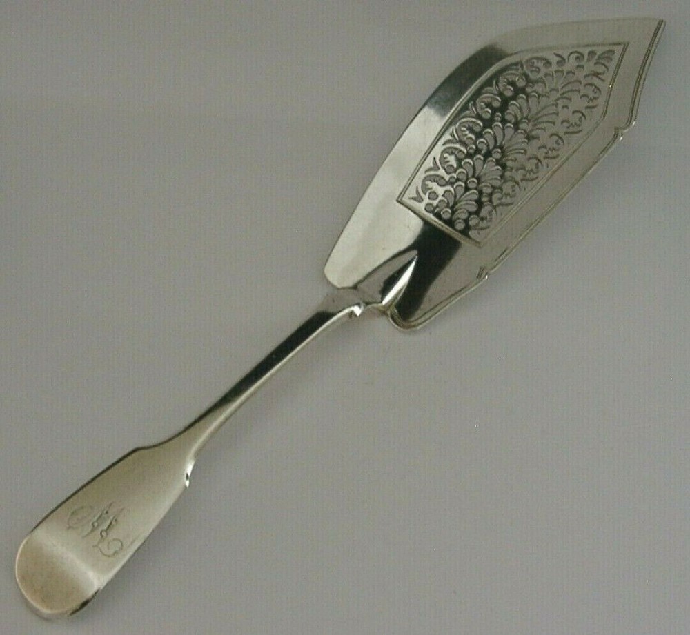 EARLY VICTORIAN SOLID STERLING SILVER FISH SERVER SLICE 1842 ANTIQUE 134g