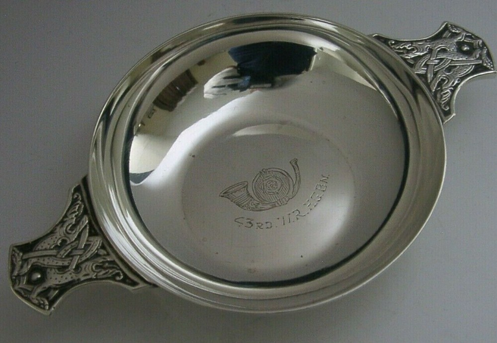 KINGS OWN YORKSHIRE REGIMENT STERLING SILVER QUAICH CUP 1945 MILIARY 84g ANTIQUE
