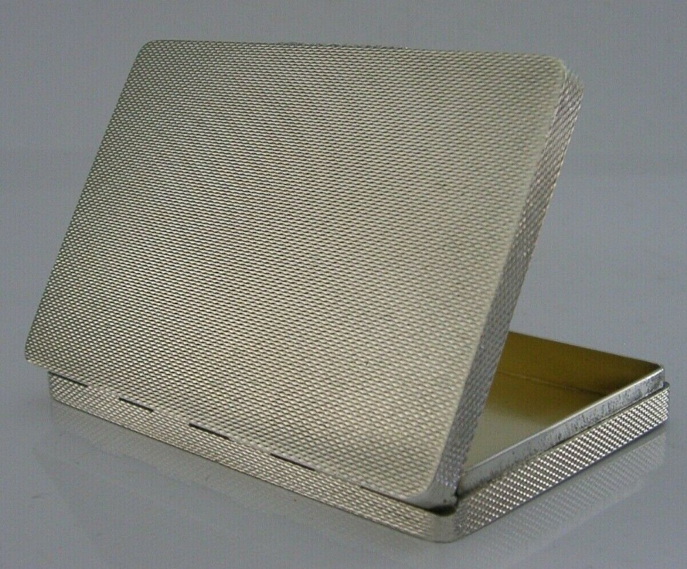 LARGE TOP QUALITY ENGLISH SOLID STERLING SILVER SNUFF BOX 98g 1946