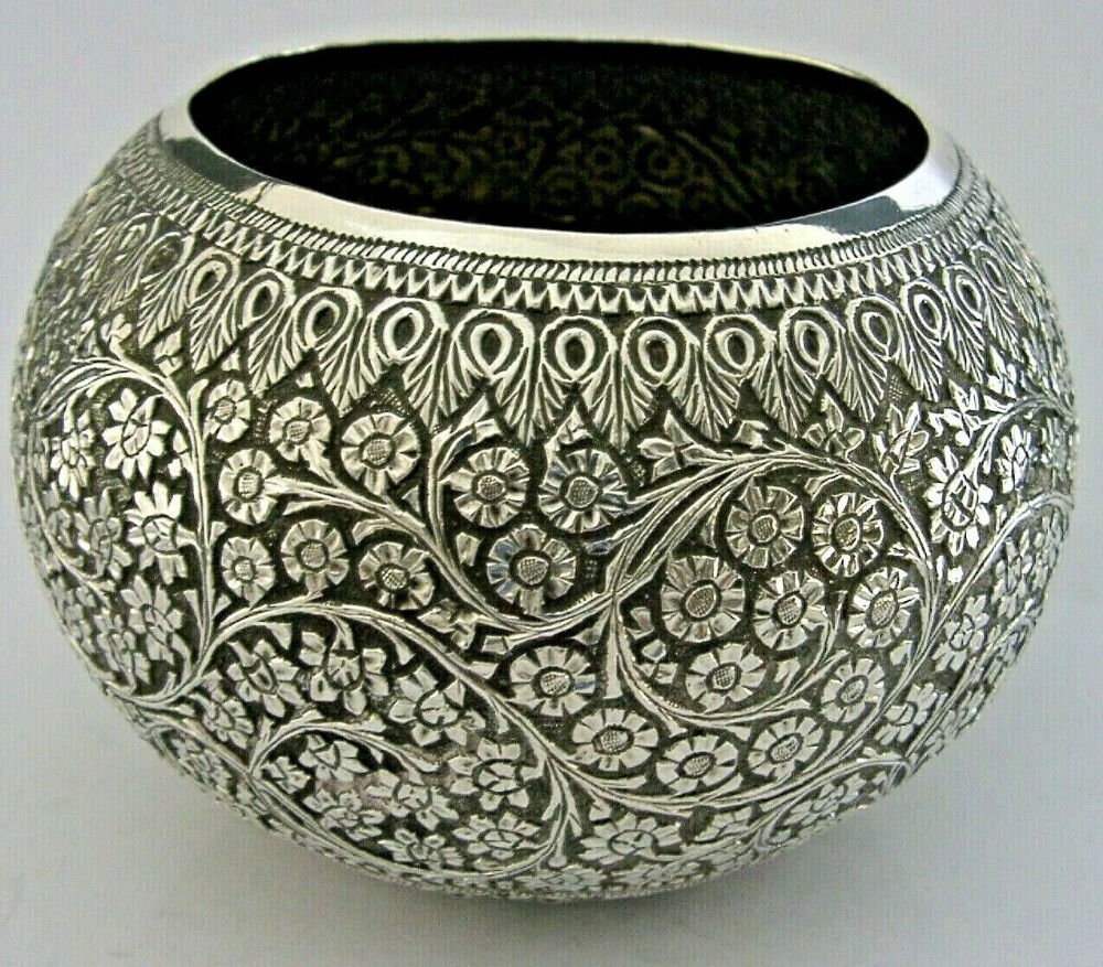 BEAUTIFUL GOOD SIZED INDIAN EASTERN SOLID SILVER BOWL c1900 ANTIQUE 146g