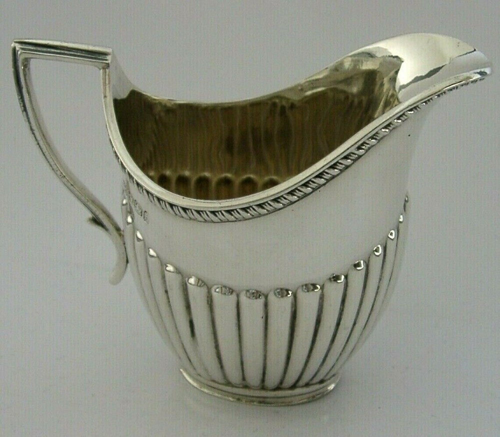 BEAUTIFUL VICTORIAN SOLID SILVER ENGLISH CREAM JUG 1900 ANTIQUE 62g