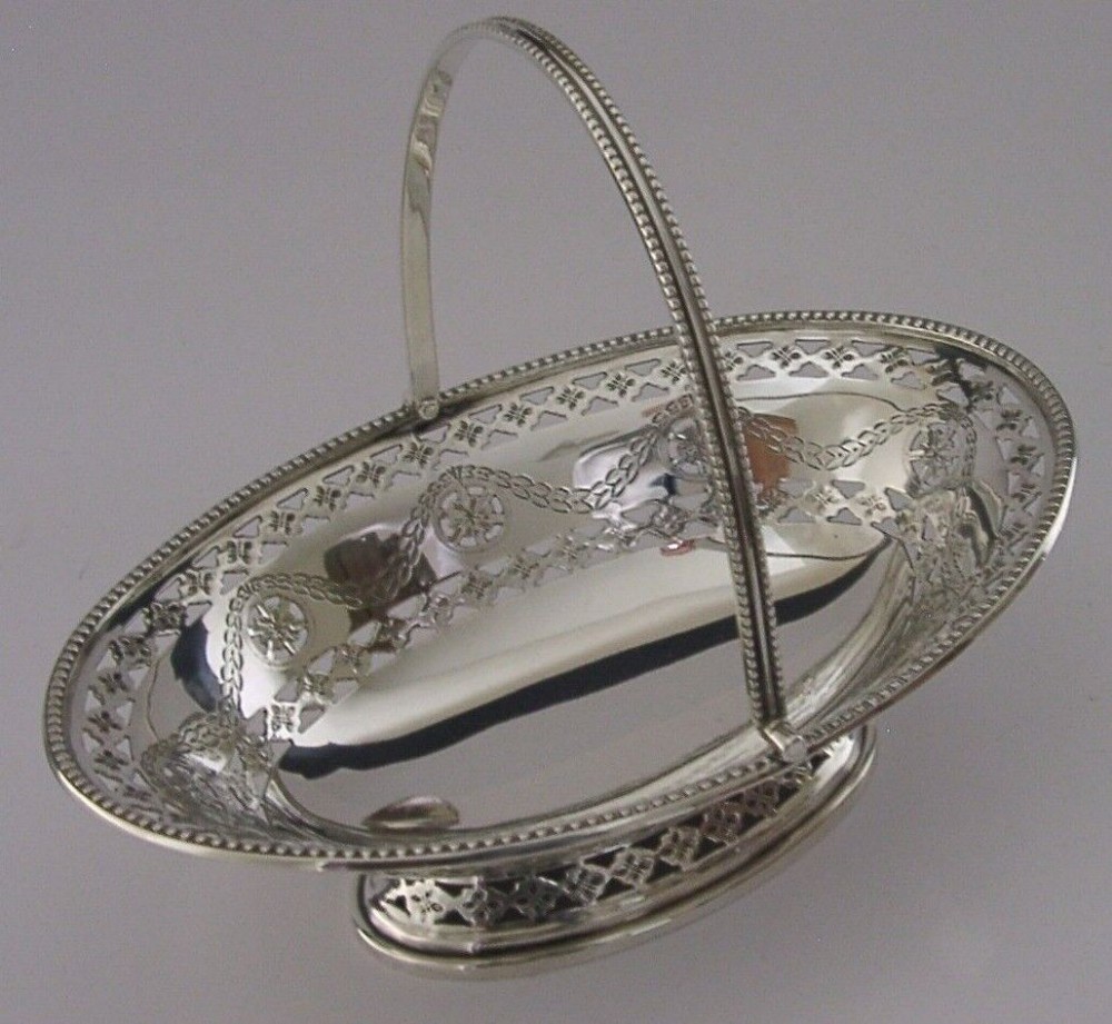 EDWARDIAN ENGLISH STERLING SILVER SWING HANDLED BASKET 1907 ANTIQUE 178g