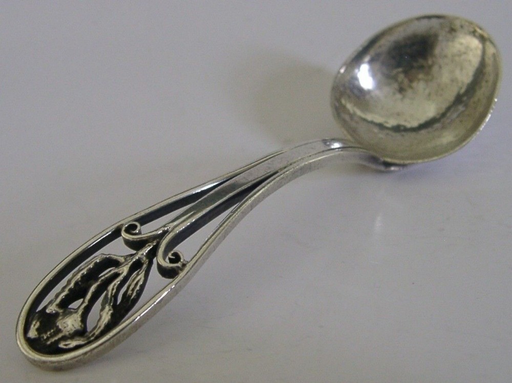 RARE AUSTRLIAN LINTON STERLING SILVER ARTS AND CRAFTS CADDY SPOON c1940