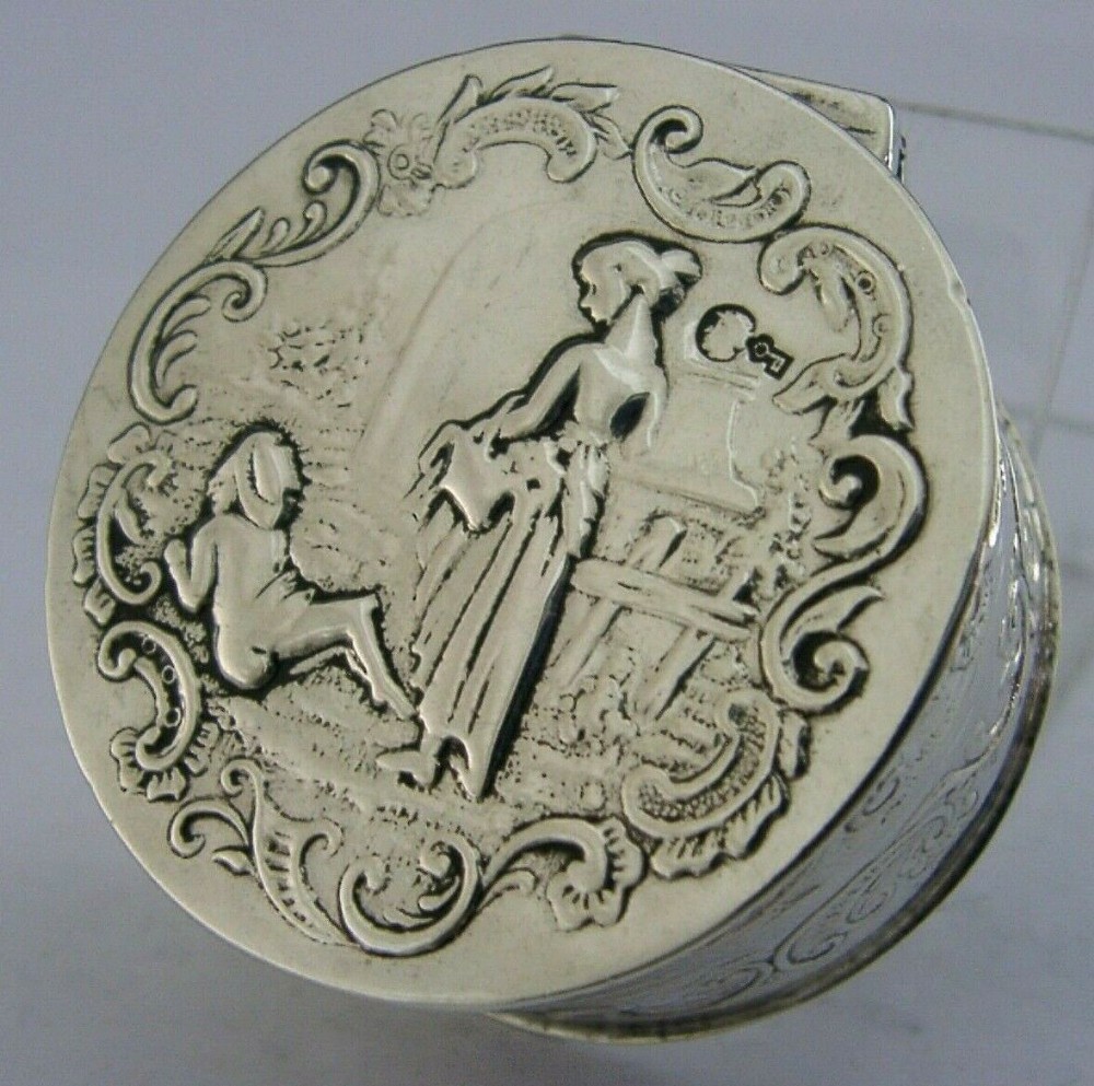 SOLID SILVER TABLE TRINKET SNUFF BOX 1889 ANTIQUE 48g HANAU DUTCH