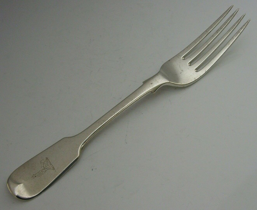 VICTORIAN RARE STERLING SILVER CRESTED FORK 1868 ANTIQUE HUNT FAMILY 52g