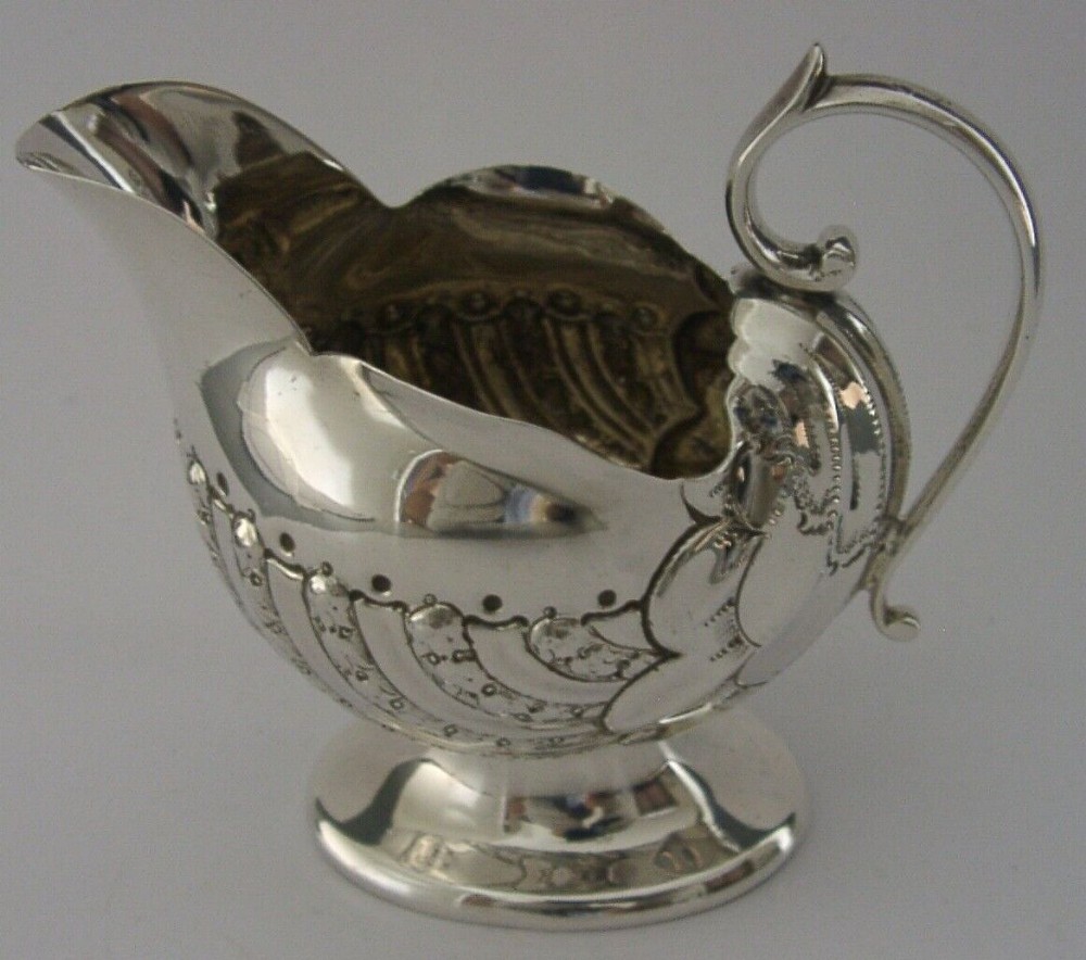 BEAUTIFUL VICTORIAN ENGLISH SOLID STERLING SILVER CREAM JUG 1900 ANTIQUE 70g
