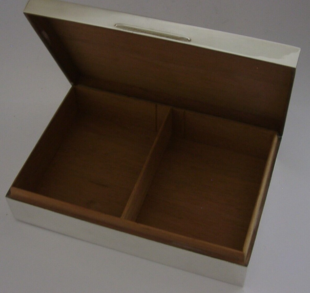 BOXED MINT ENGLISH STERLING SILVER TABLE CIGARETTE CIGAR BOX 1964 480g