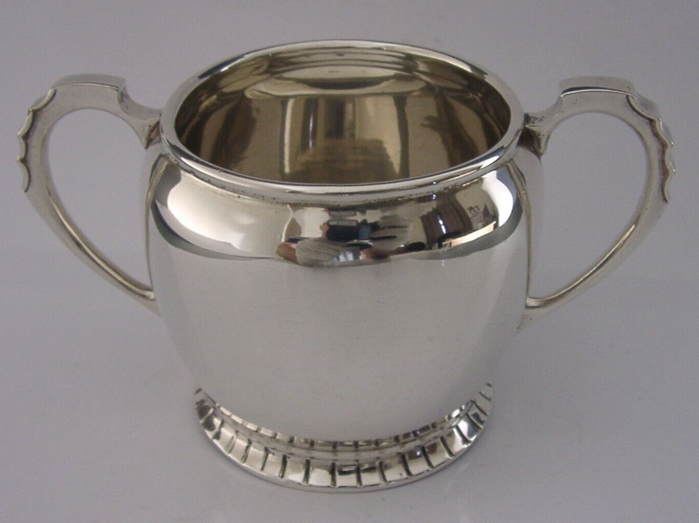 STYLISH HEAVY ART DECO STERLING SILVER ENGLISH SUGAR BOWL 1946 150g