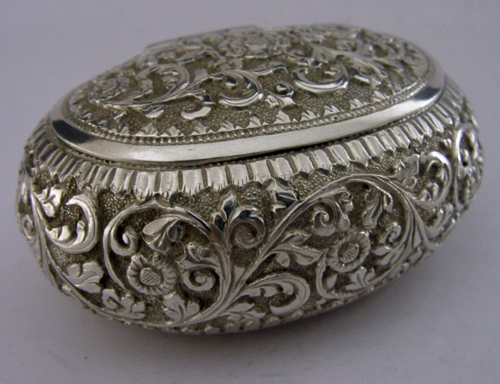 SUPERB INDIAN SOLID SILVER PEBBLE TOBACCO BOX c1890 ANTIQUE 90g