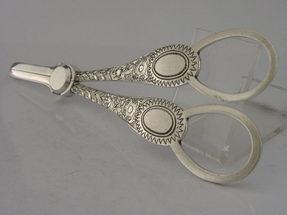 PRETTY VICTORIAN SOLID STERLING SILVER GRAPE SCISSORS SHEARS 1884 ANTIQUE 102g