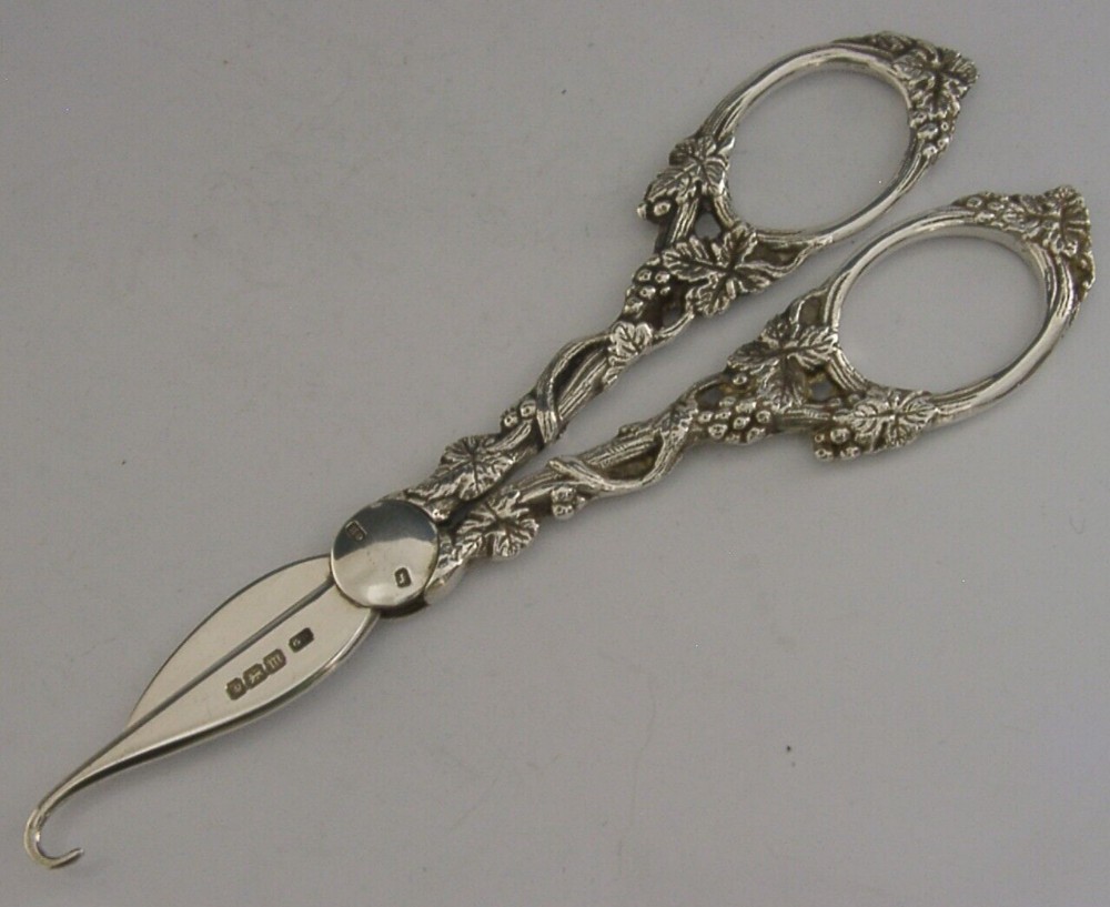 RARE SOLID STERLING SILVER HOOKED GRAPE SCISSORS SHEARS 1904 ANTIQUE 74g