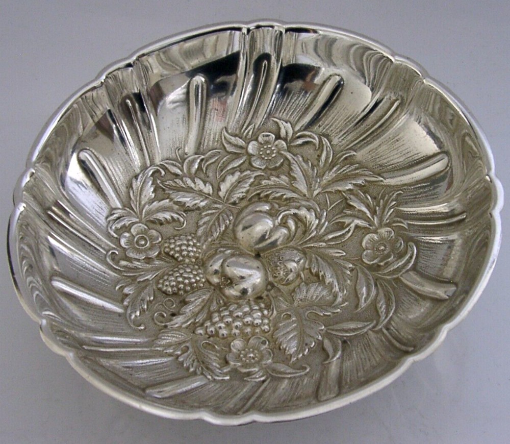 AMERICAN SOLID STERLING SILVER EMBOSSED BOWL c1900 ANTIQUE SAMUEL KIRK 106g