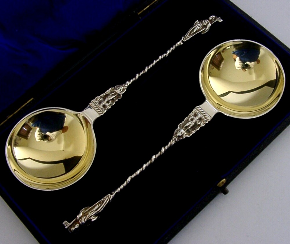 PAIR of EDWARDIAN CHESTER STERLING SILVER APOSTLE SERVING SPOONS 1909 ANTIQUE CASED