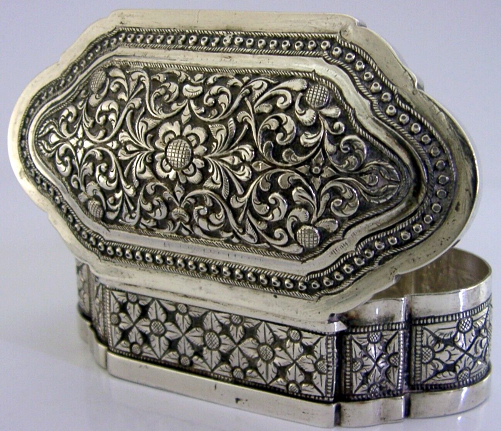 BEAUTIFUL CEYLON SRI LAMKA INDIAN SOLID SILVER TABLE BOX c1920 ANTIQUE 94g