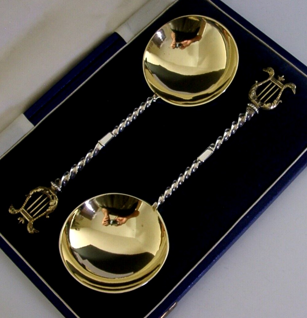 RARE PAIR OF STERLING SILVER SERVING SPOONS LYRE HARP 1902 ANTIQUE 112g CASED