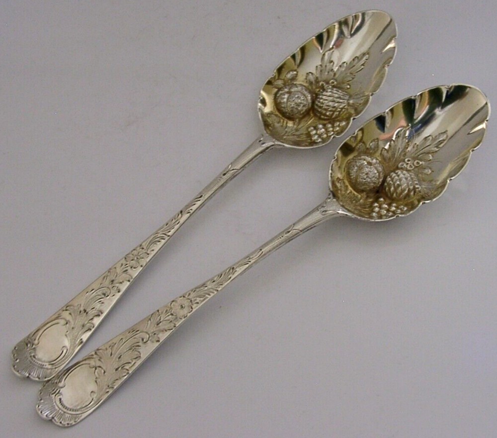 PAIR OF GEORGIAN STERLING SILVER BERRY SERVING SPOONS EARLY 1776 & 1790 ANTIQUE 112g