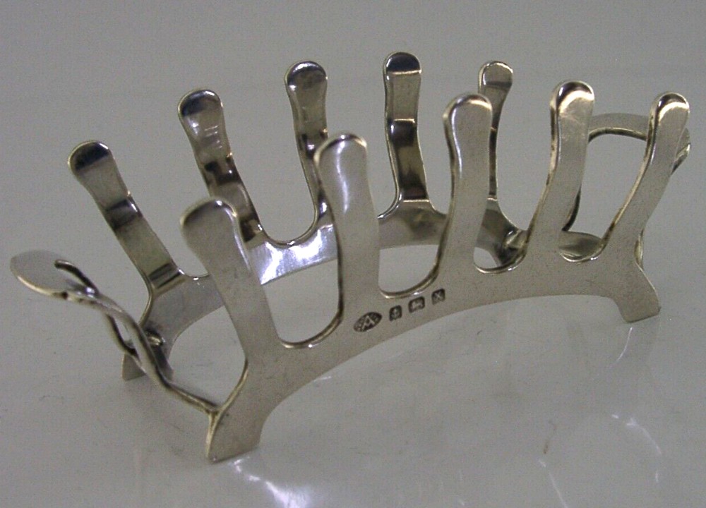 UNUSUAL BACKBONE STERLING SILVER FOUR SLICE TOAST RACK 1947 ANTIQUE 68g ART DECO