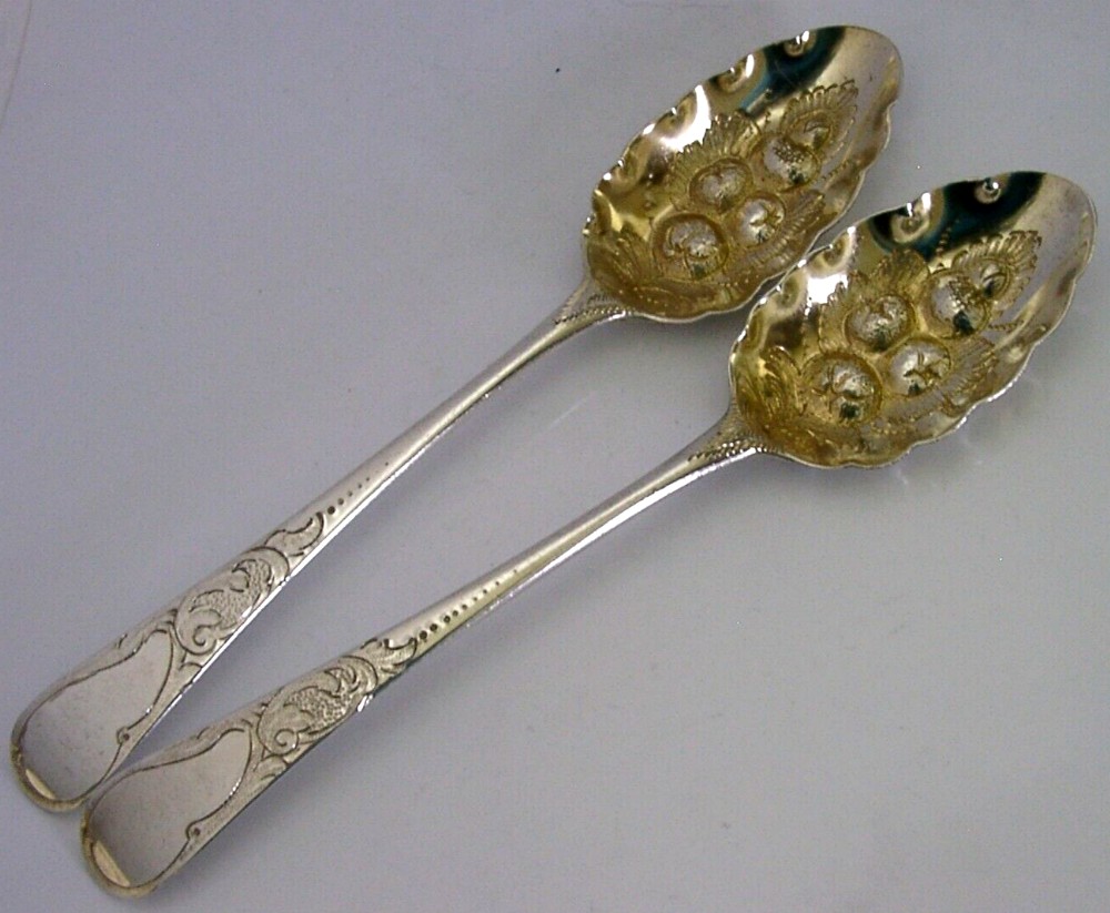PAIR OF ENGLISH ANTIQUE STERLING SILVER BERRY SERVING SPOONS 1783 GEORGIAN ANTIQUES