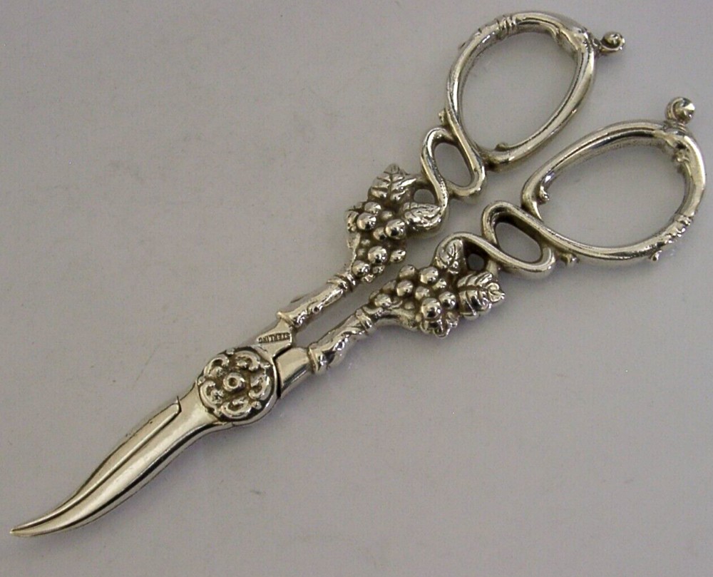 ART NOUVEAU SOLID STERLING SILVER GRAPE SCISSORS SHEARS c1920 ANTIQUE 138g