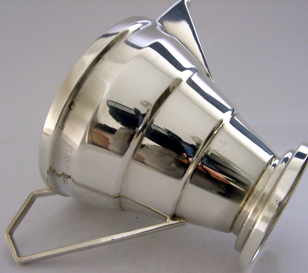 VERY STYLISH ENGLISH SOLID STERLING SILVER SRT DECO JUG 1920 ANTIQUE 106g