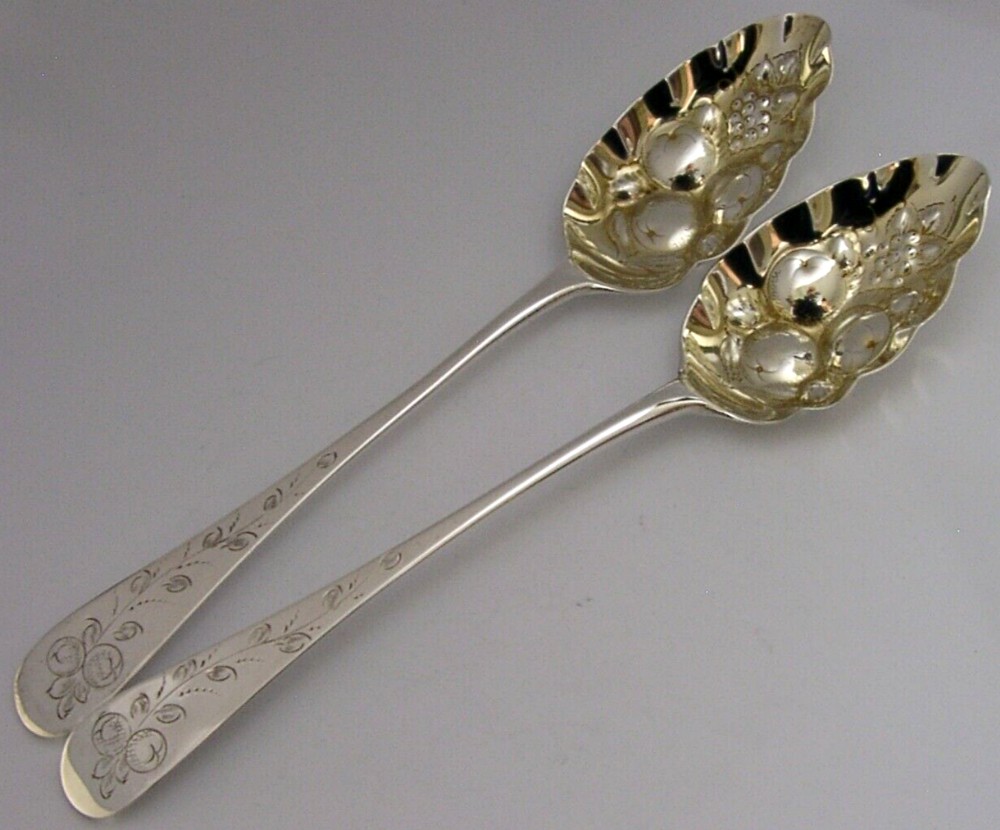 RARE PAIR OF NEWCASTLE ANTIQUE STERLING SILVER BERRY SERVING SPOONS 1812 GEORGIAN 122g