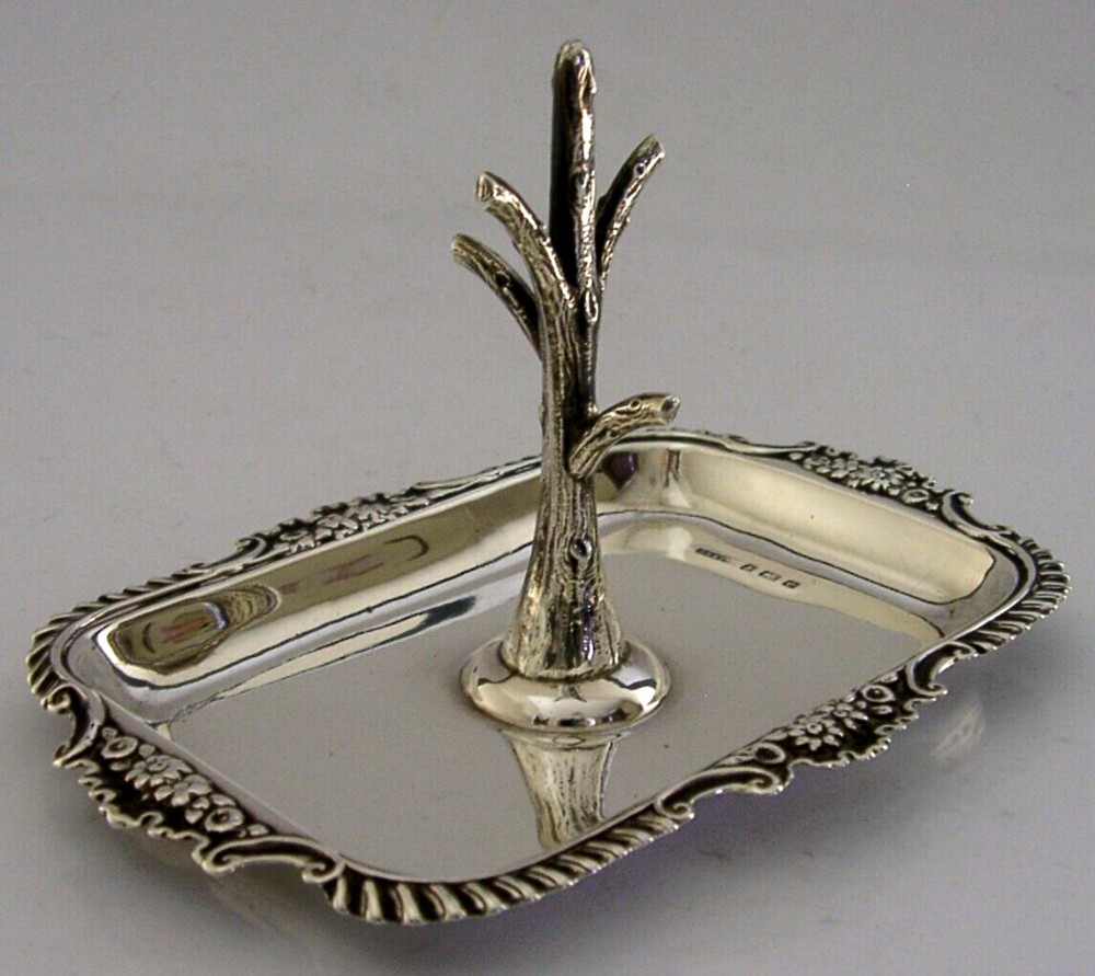 ENGLISH EDWARDIAN SOLID STERLING SILVER RING TREE JEWELRY DISH 1904 ANTIQUE 58g