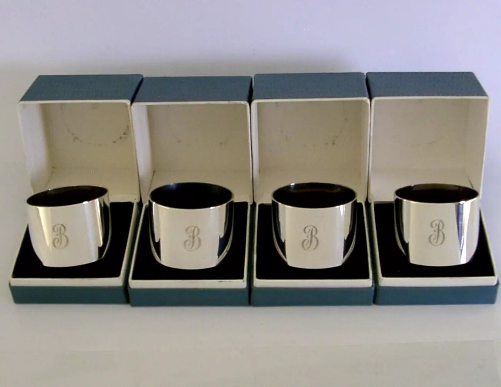 HEAVY 160g SET OF FOUR STERLING SILVER NAPKIN RINGS 1966 BOXED MINT