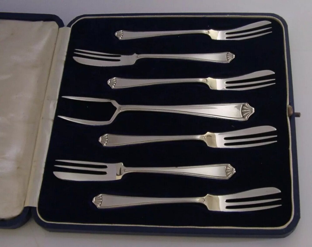 SUPERB CASED SET of SIX STERLING SILVER CAKE PASTRY FORKS & SERVER 1932 118g