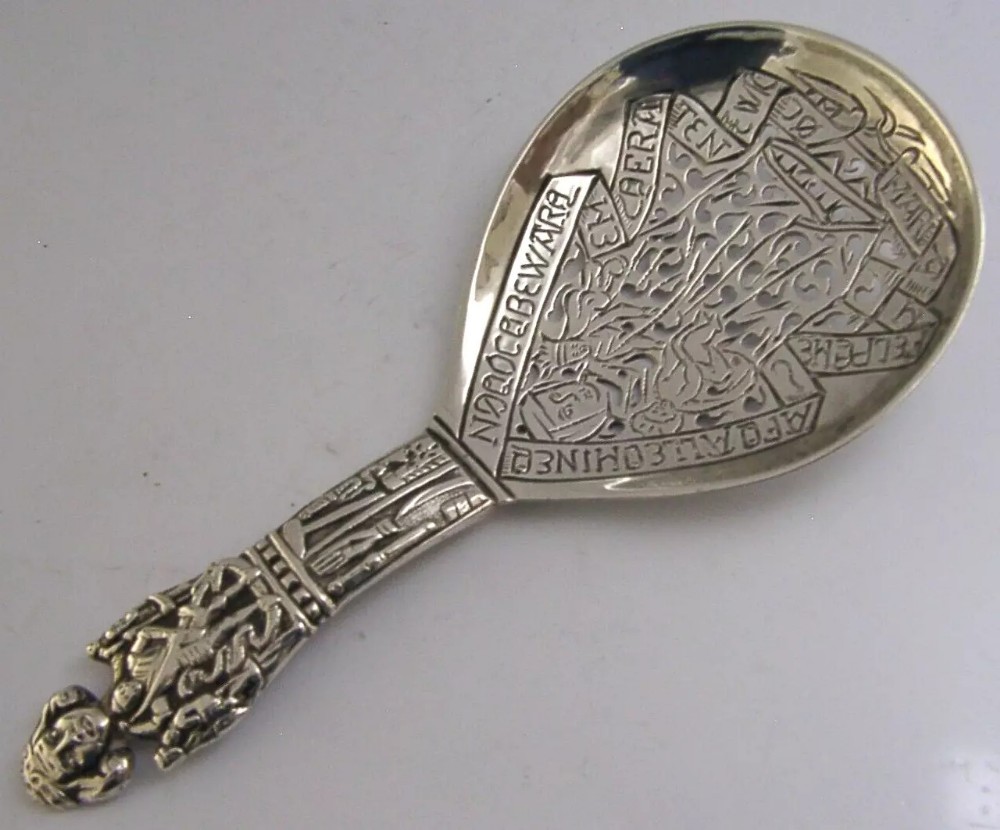 STUNNING SOLID SILVER BAPTISM CHRISTENING SPOON 1885 ANTIQUE VICTORIAN
