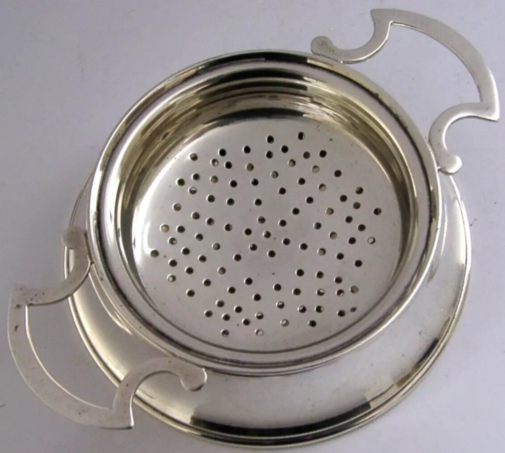 LARGE ENGLISH STERLING SILVER TEA STRAINER AND DRIP BOWL STAND 1946 113g