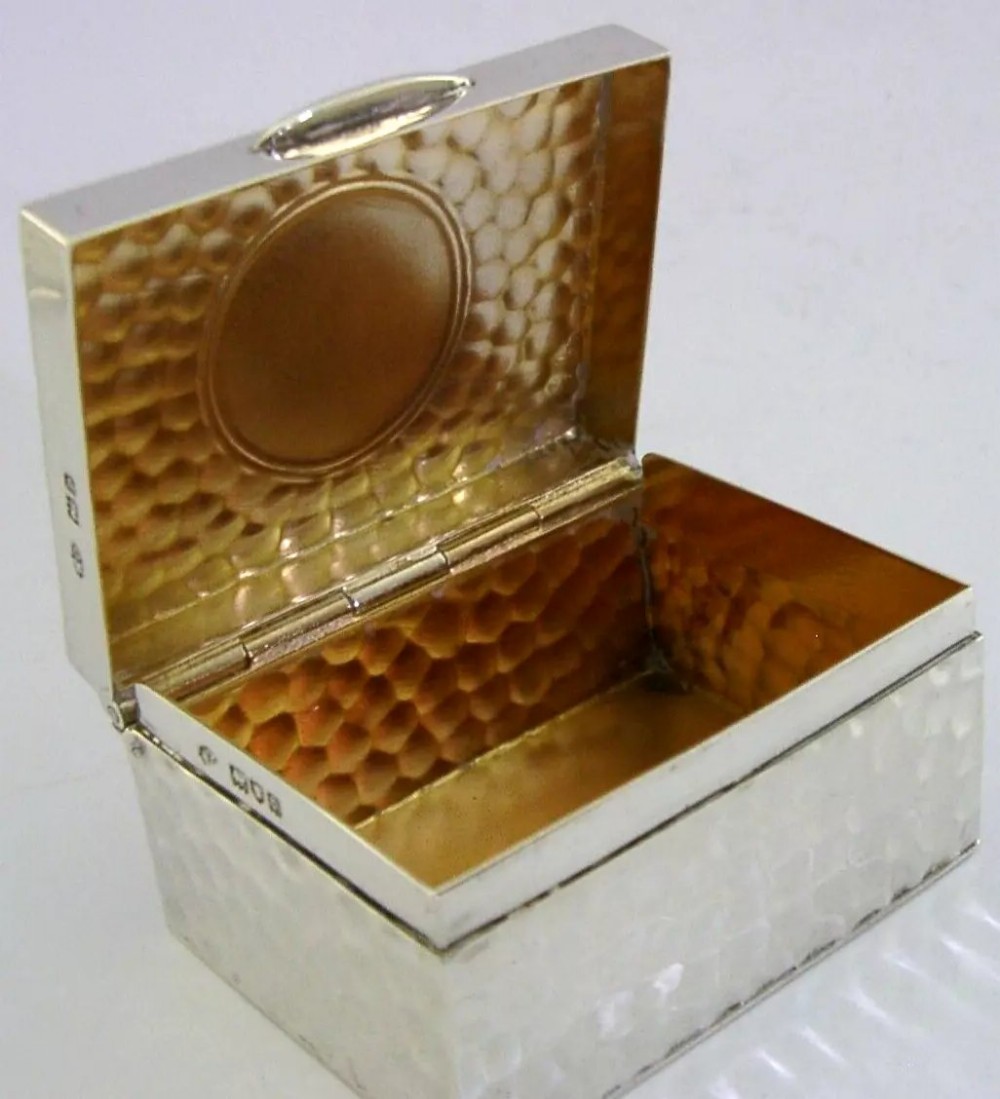 QUALITY ENGLISH SOLID STERLING SILVER BOX 1910 ARTS & CRAFTS ANTIQUE W COMYNS