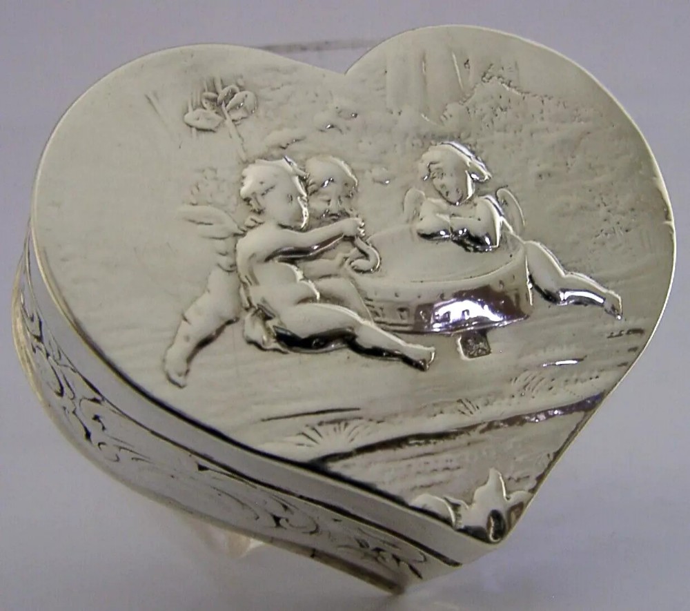 BEAUTIFUL STERLING SILVER LOVE HEART BOX CHERUBS FISHING 1899 ANTIQUE HANAU