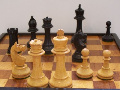 Staunton Style Weighted Chess Set